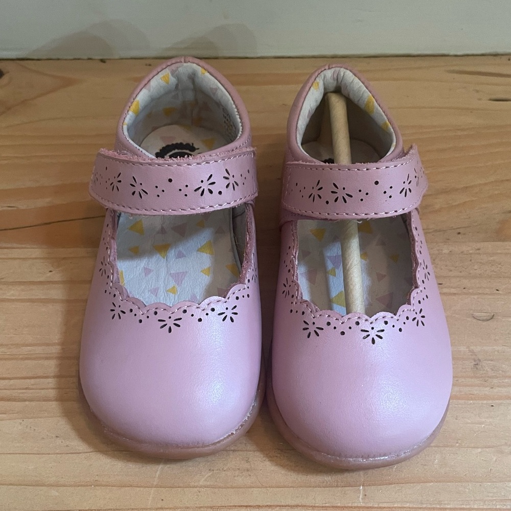 NWOT Livie & Luca pink shoes size 5 🎀💕